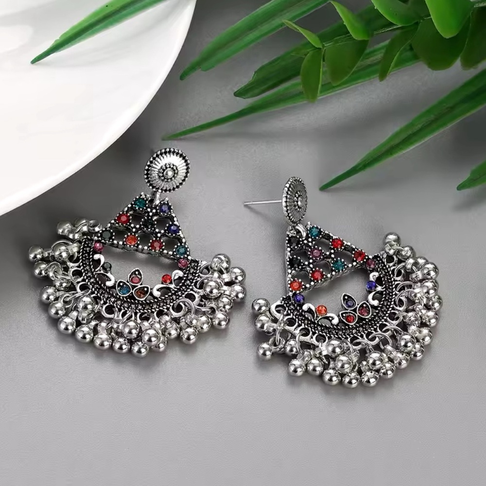 Earrings - Picture 2 of 3